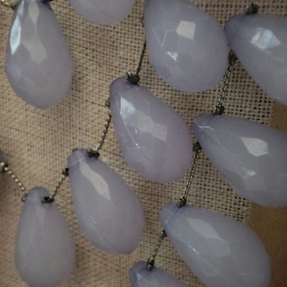 Lavender Acrylic Lucite Teardrop Faceted Necklace Silver Tone Triple Strand EUC - Picture 8 of 14